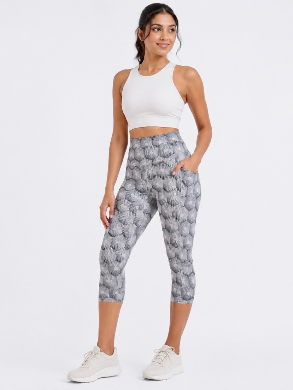 Ododos Black White Geometric Print High Waist Capri Leggings Medium